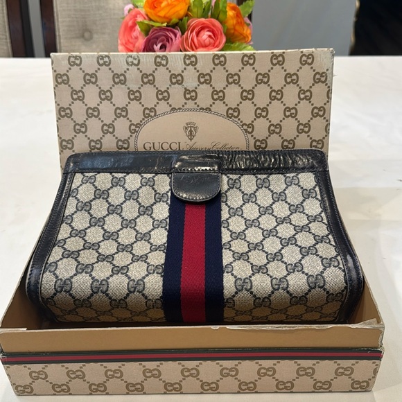 Authentic Gucci pouch with box - Picture 1 of 14